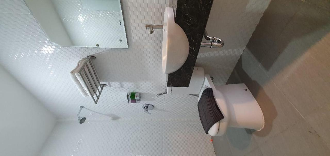 Reddoorz Plus Near Siloam Hospital Balikpapan Eksteriør billede